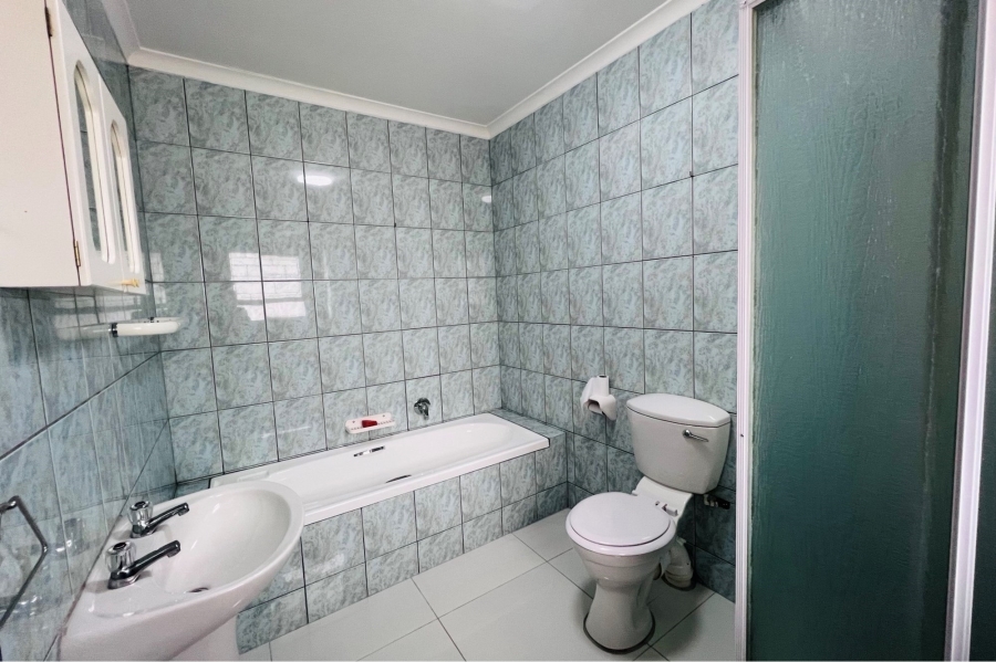 To Let 2 Bedroom Property for Rent in Plattekloof Western Cape